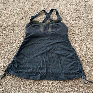 Lululemon Women’s Criss Cross Strap Ruched Sides Tank Top  Size 2